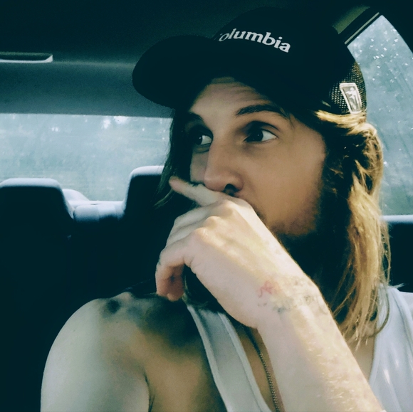 Meet your Posher, Josh - Picture 3 of 4